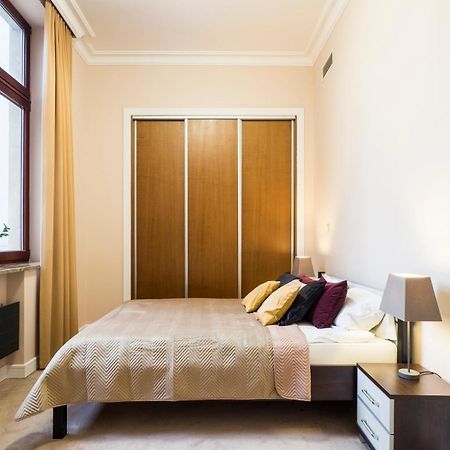 Majestic Residence -150M2 With Iconic Market Square View As Home Apartamenty R506 วรอตซวาฟ ภายนอก รูปภาพ